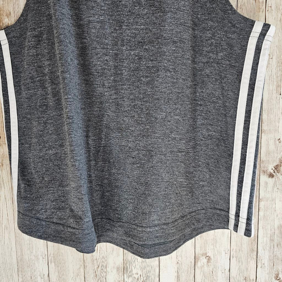 Adidas Gray Active Top Size M - Picture 4 of 7